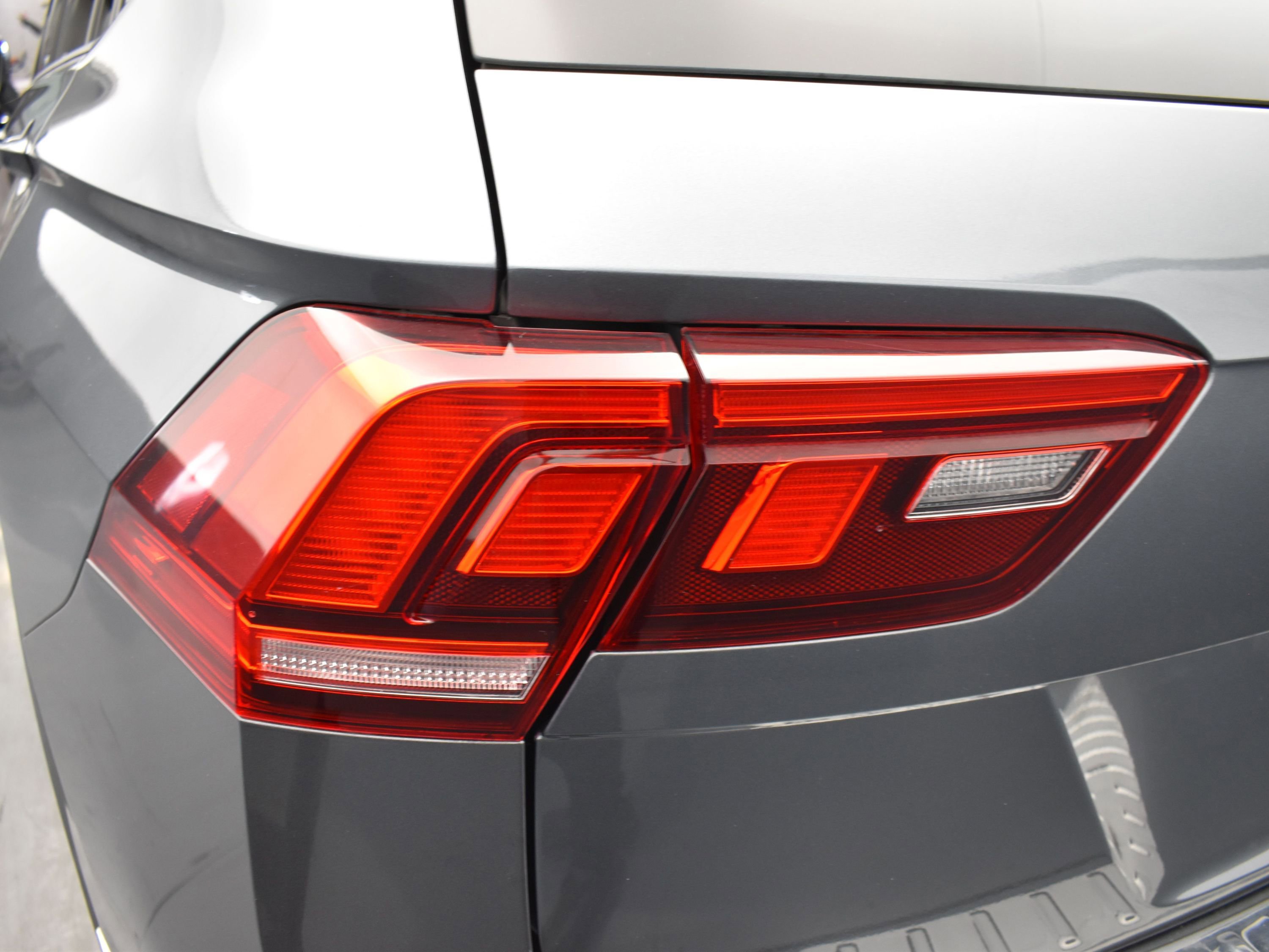 2023 Volkswagen Tiguan S photo 6