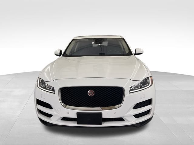 2020 Jaguar F-PACE Prestige photo 2