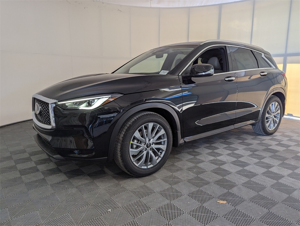 2025 Infiniti QX50 Luxe AWD photo 3