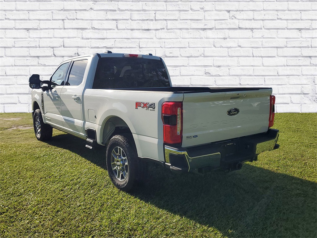 2025 Ford F-250 Lariat photo 3