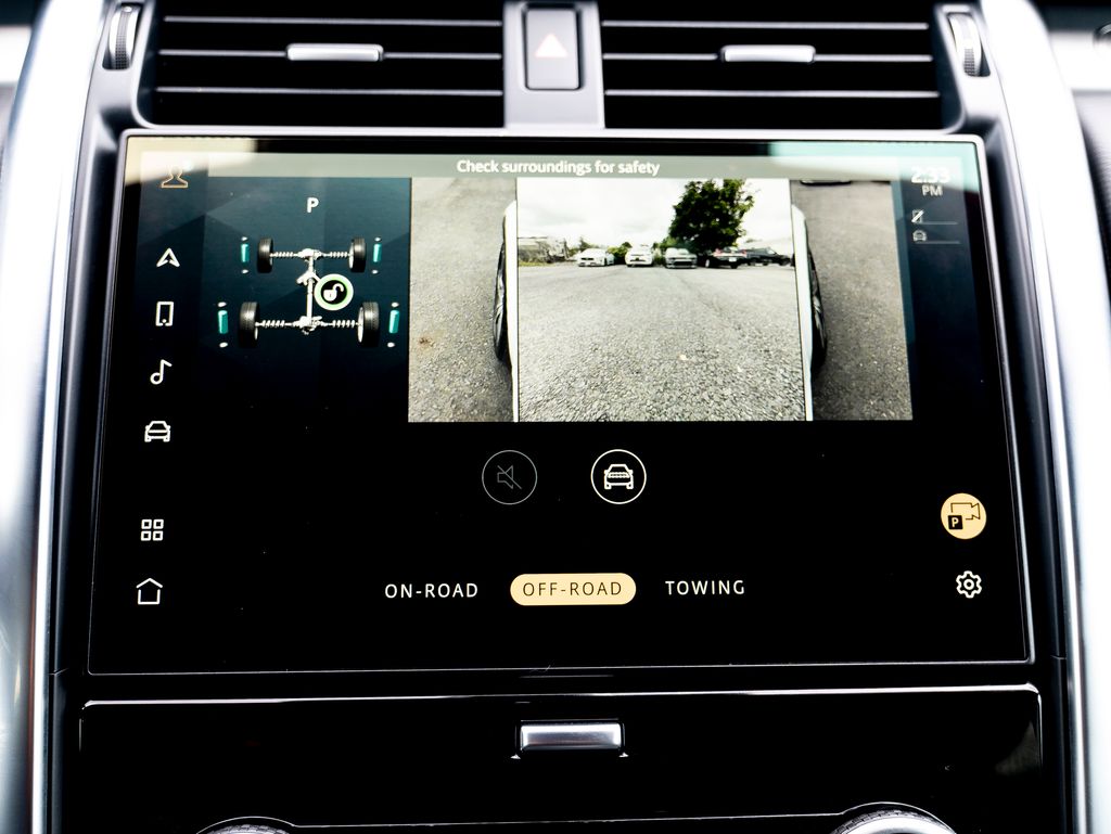 2023 Land Rover Discovery HSE R-Dynamic photo 25