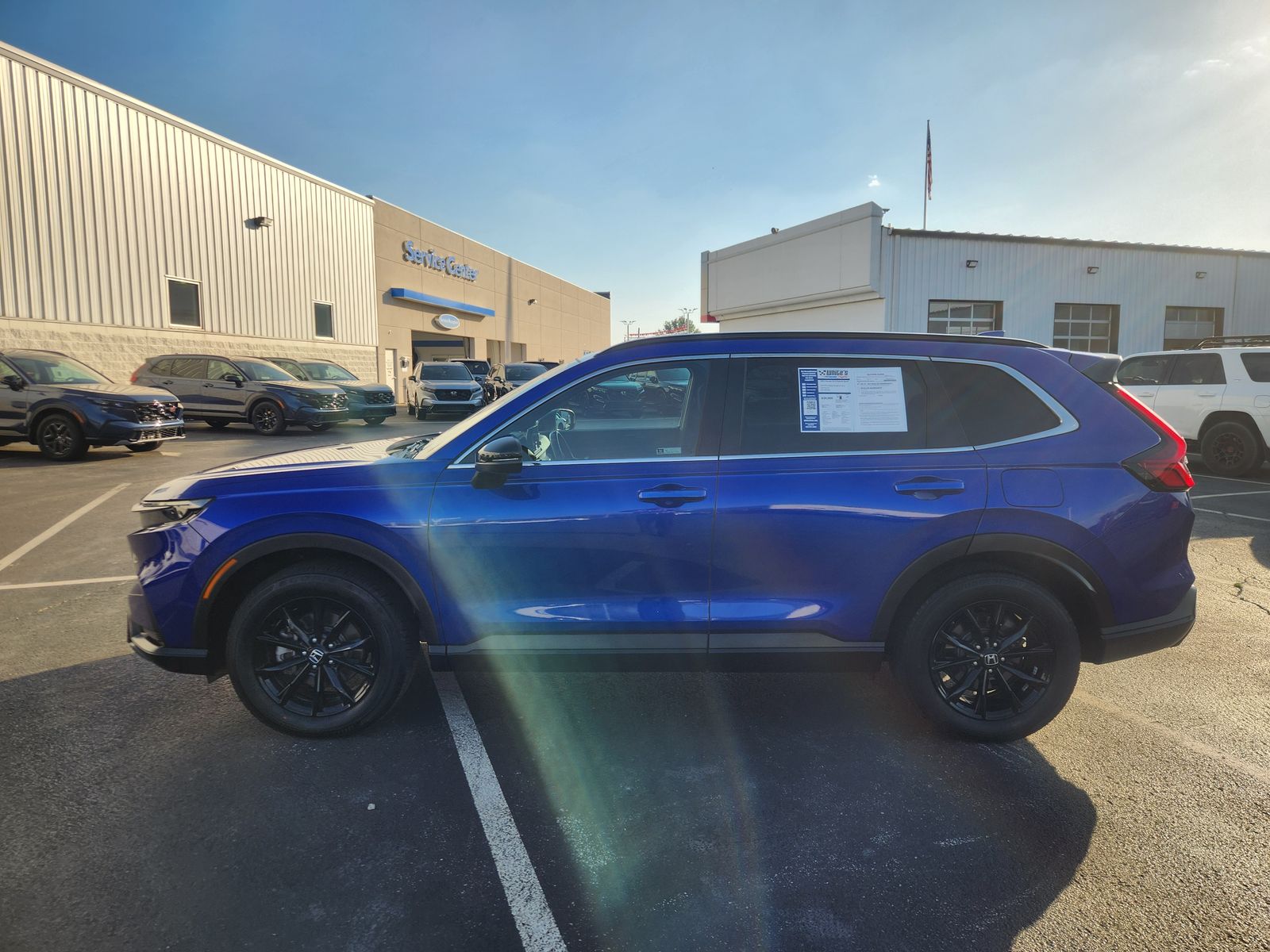 2023 Honda CR-V Hybrid Sport photo 2