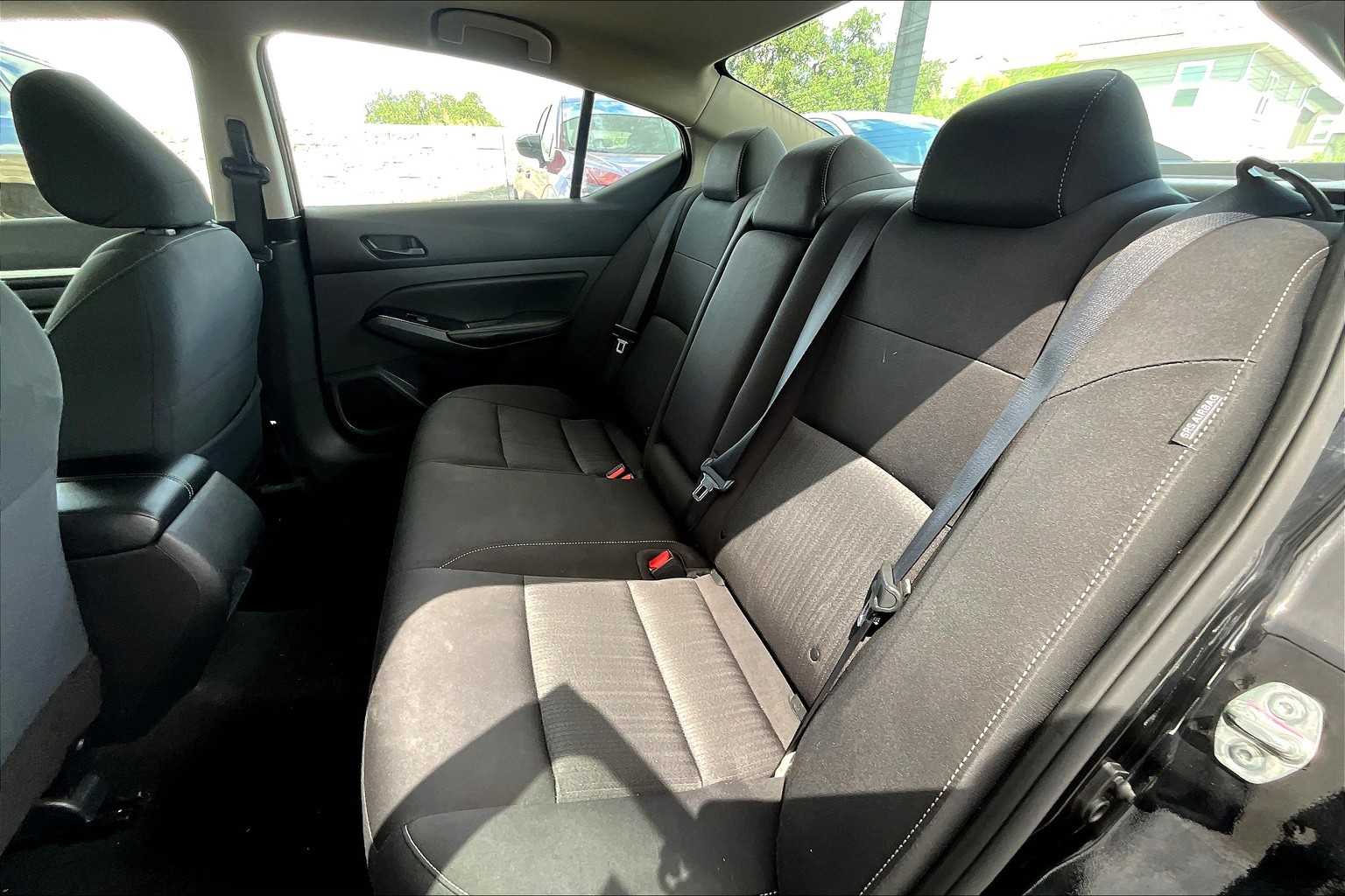 2023 Nissan Altima 2.5 SV photo 13