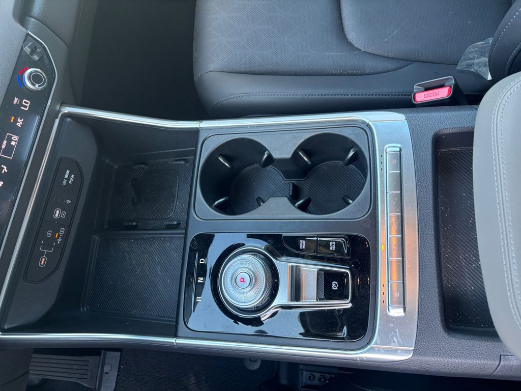 2025 Kia Carnival EX photo 20