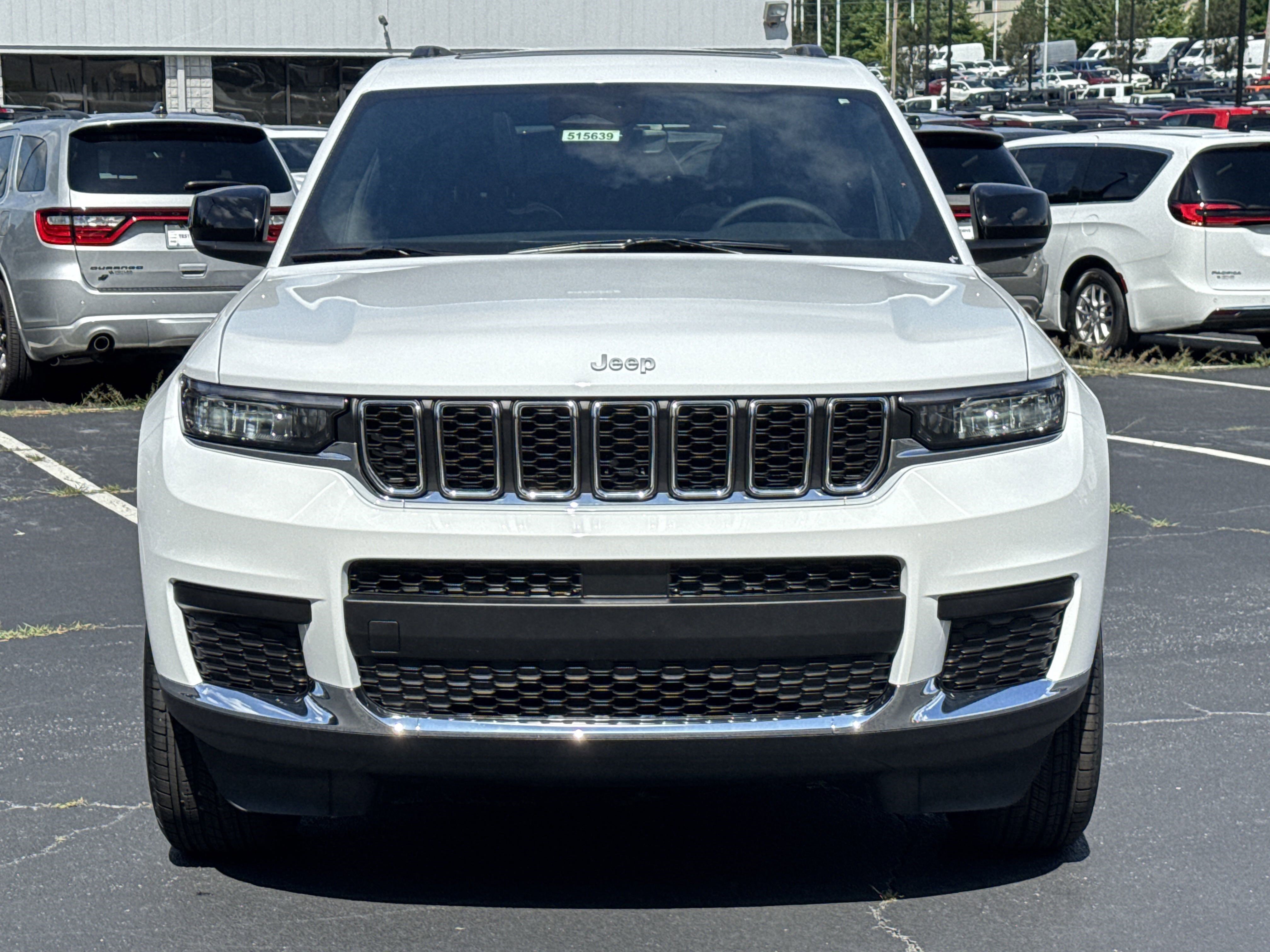 2025 Jeep Grand Cherokee Laredo X photo 2