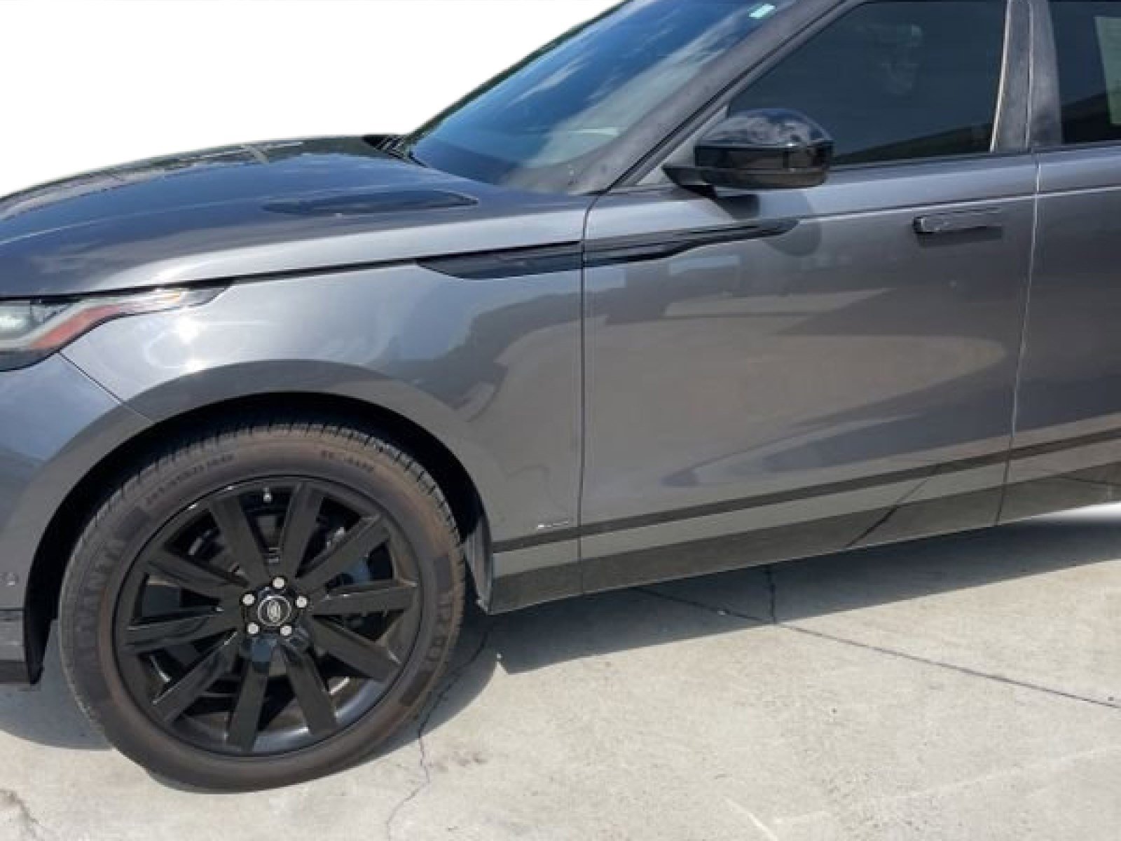 2018 Land Rover Range Rover Velar R-Dynamic SE photo 4