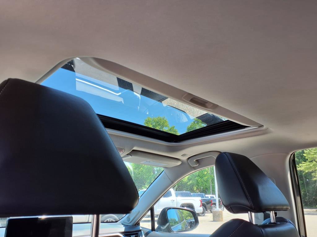 2024 Toyota RAV4 XLE Premium photo 18