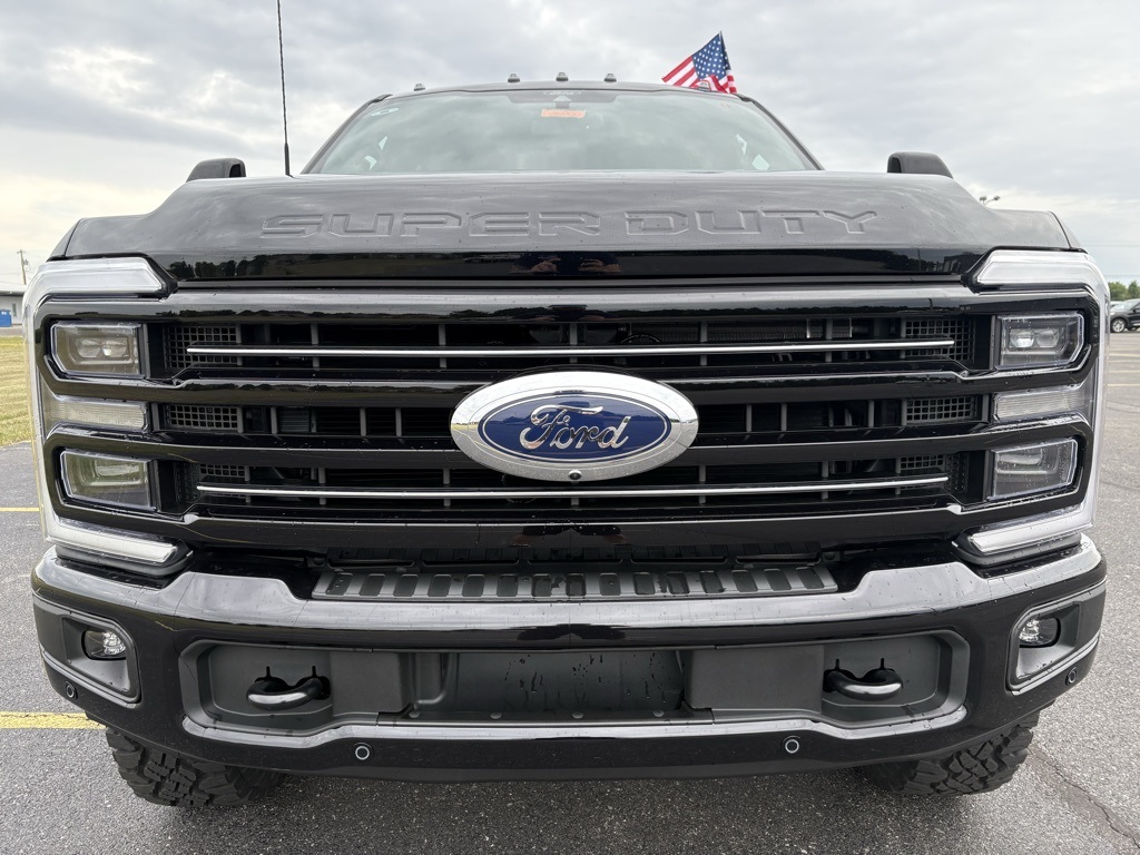 2026 Ford F-350 Platinum photo 2