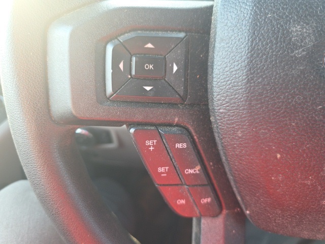 2015 Ford F-150 XLT photo 13