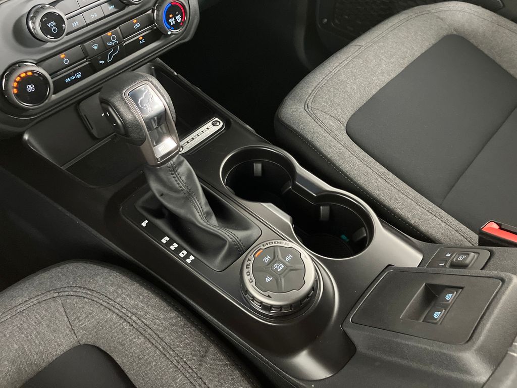 2025 Ford Bronco Base photo 20