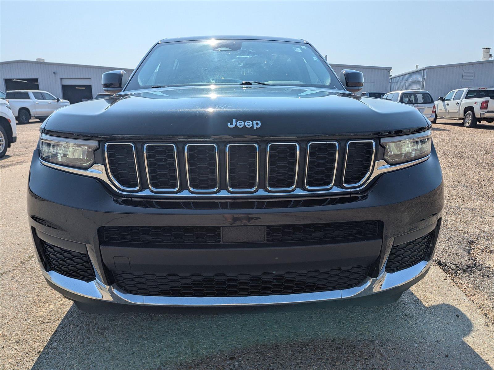 2023 Jeep Grand Cherokee Laredo photo 8