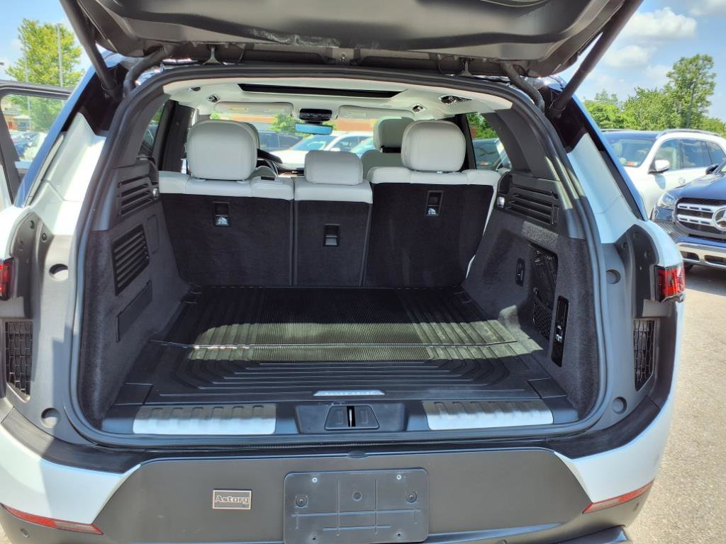 2023 Land Rover Range Rover Sport SE photo 13