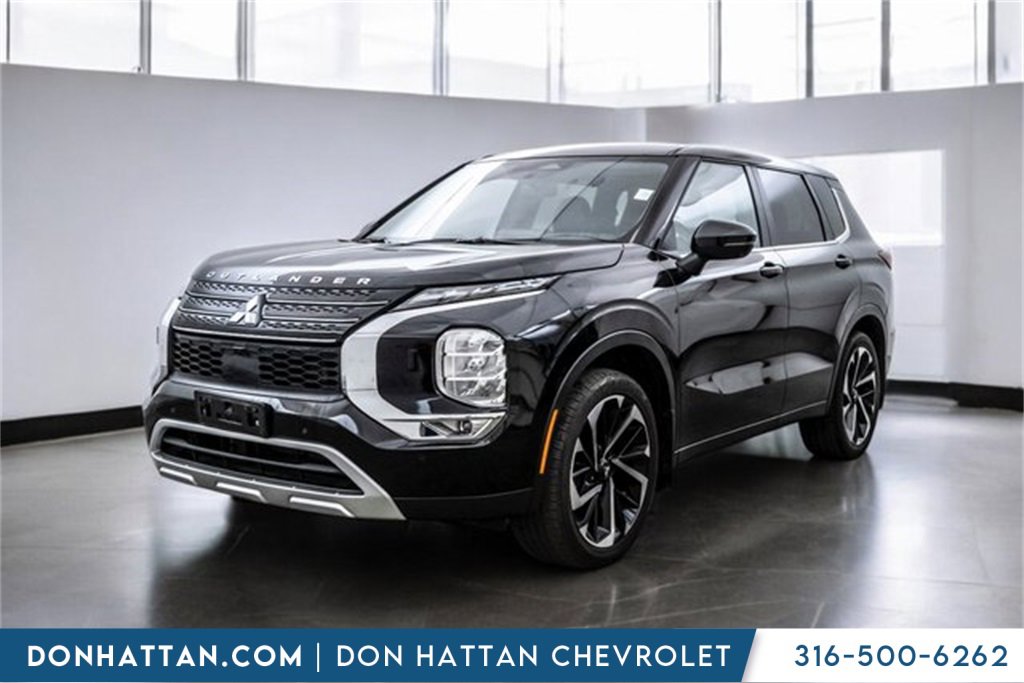 2023 Mitsubishi Outlander SE's photo