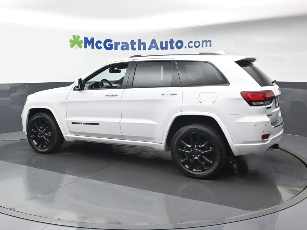 2018 Jeep Grand Cherokee Altitude photo 17