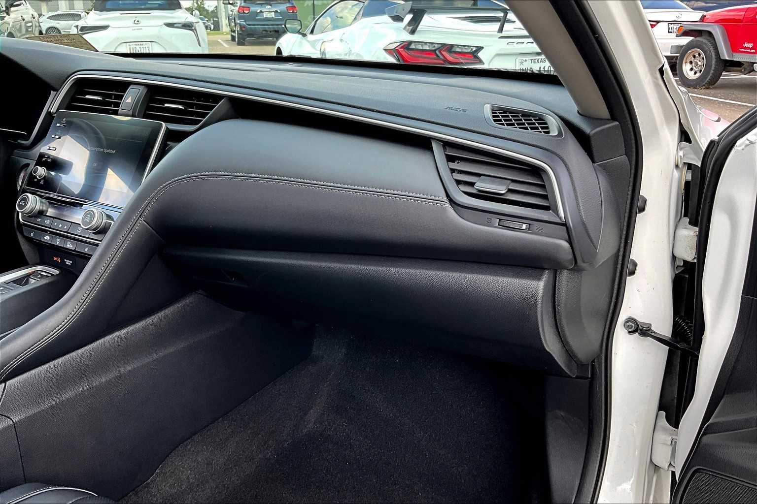 2019 Honda Insight Touring photo 16