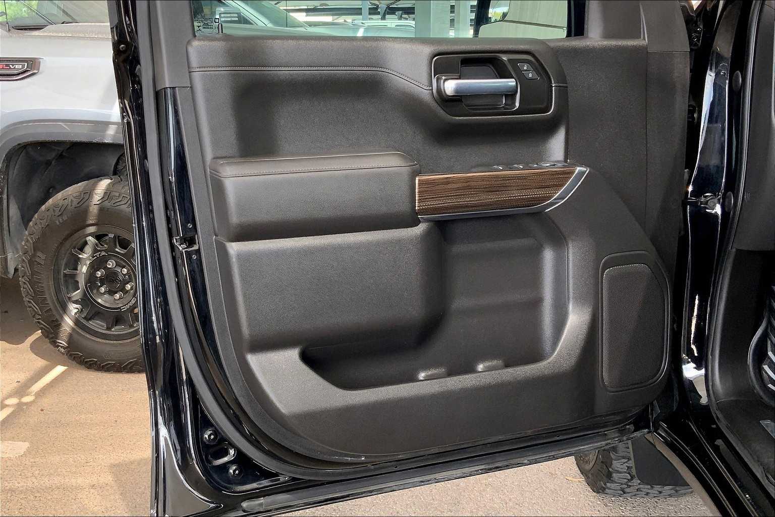 2021 Chevrolet Silverado 1500 RST photo 18