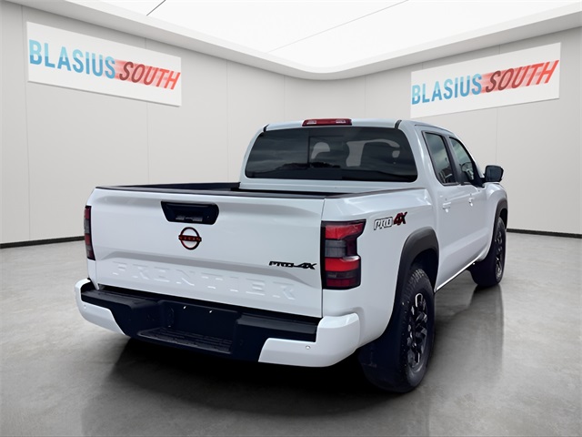 2024 Nissan Frontier PRO-4X photo 2