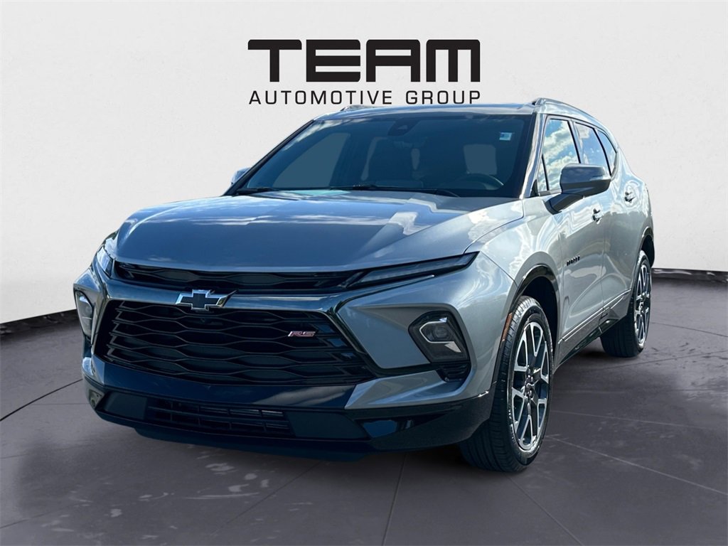2025 Chevrolet Blazer RS photo 3