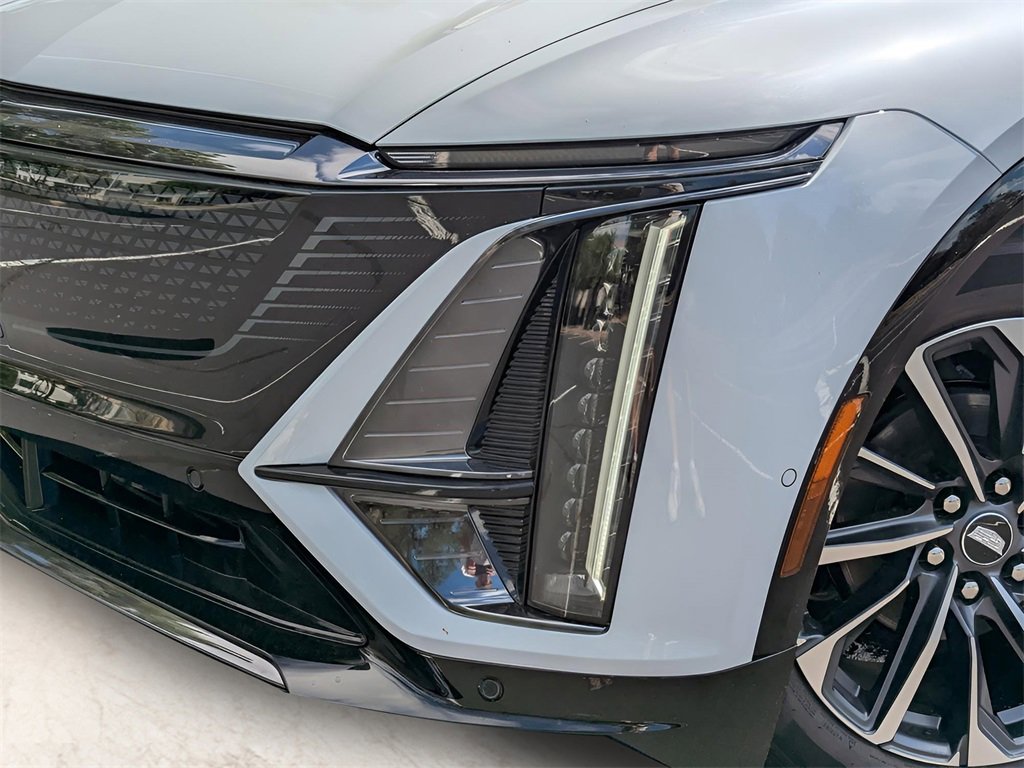 2026 Cadillac Lyriq Sport photo 2