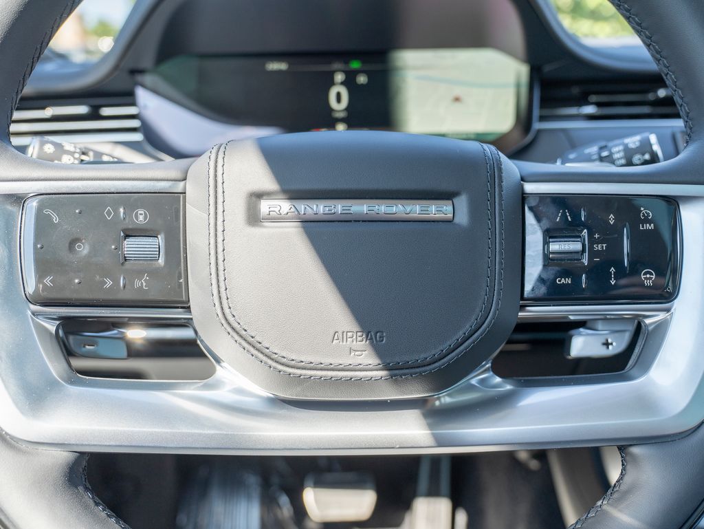 2025 Land Rover Range Rover SE photo 14