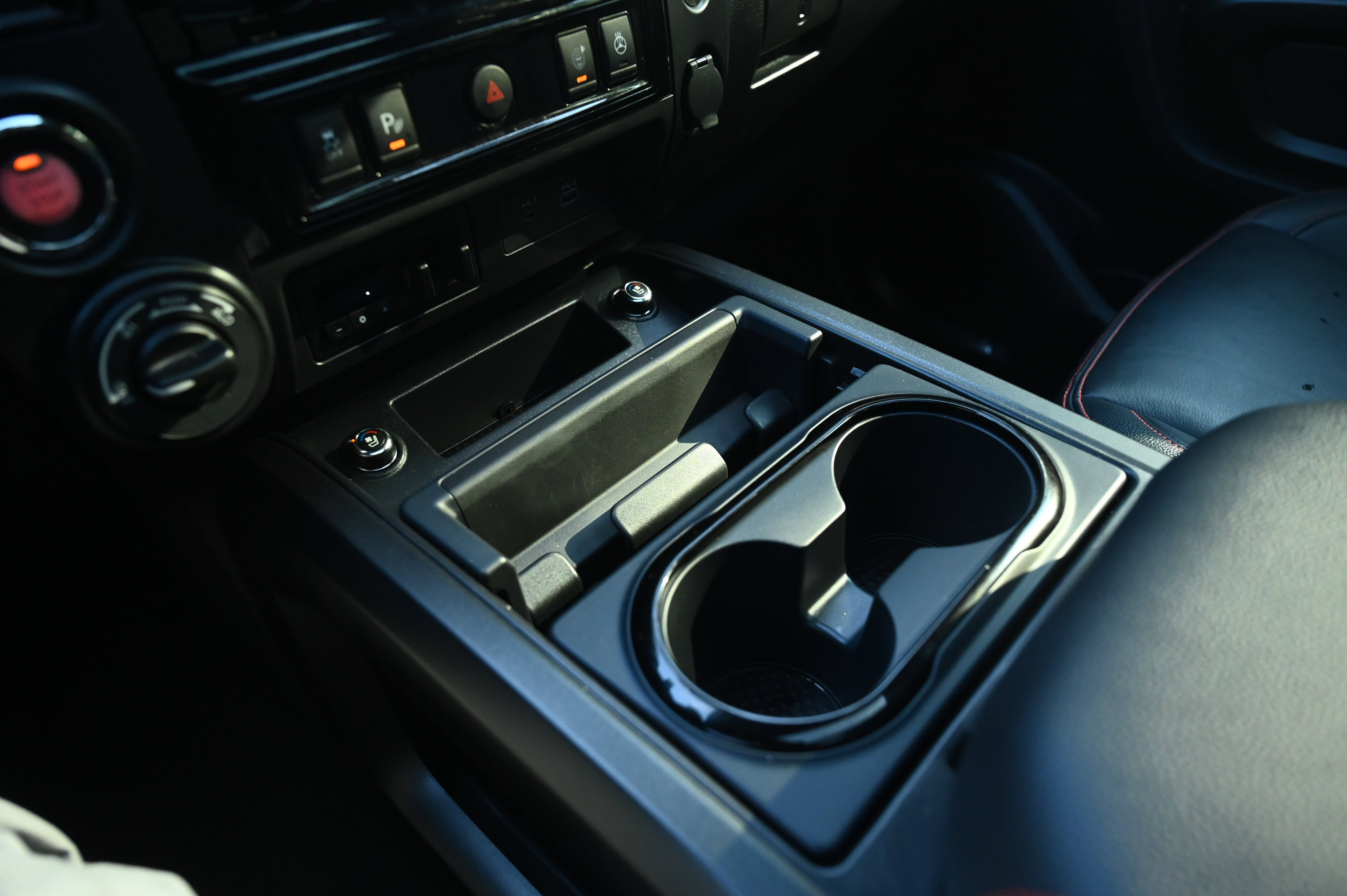 2024 Nissan Titan PRO-4X photo 16