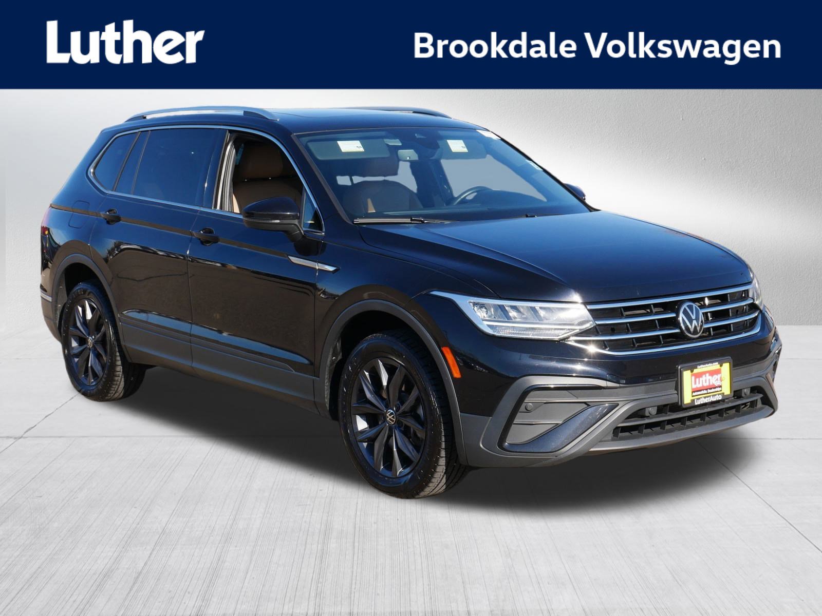 2022 Volkswagen Tiguan SE's photo