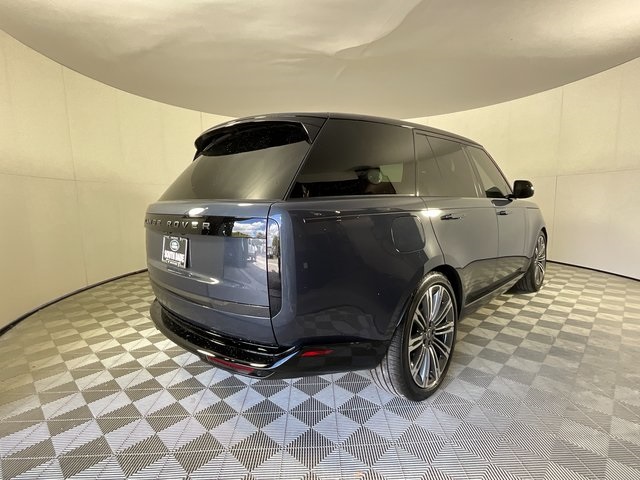 2025 Land Rover Range Rover SE photo 4