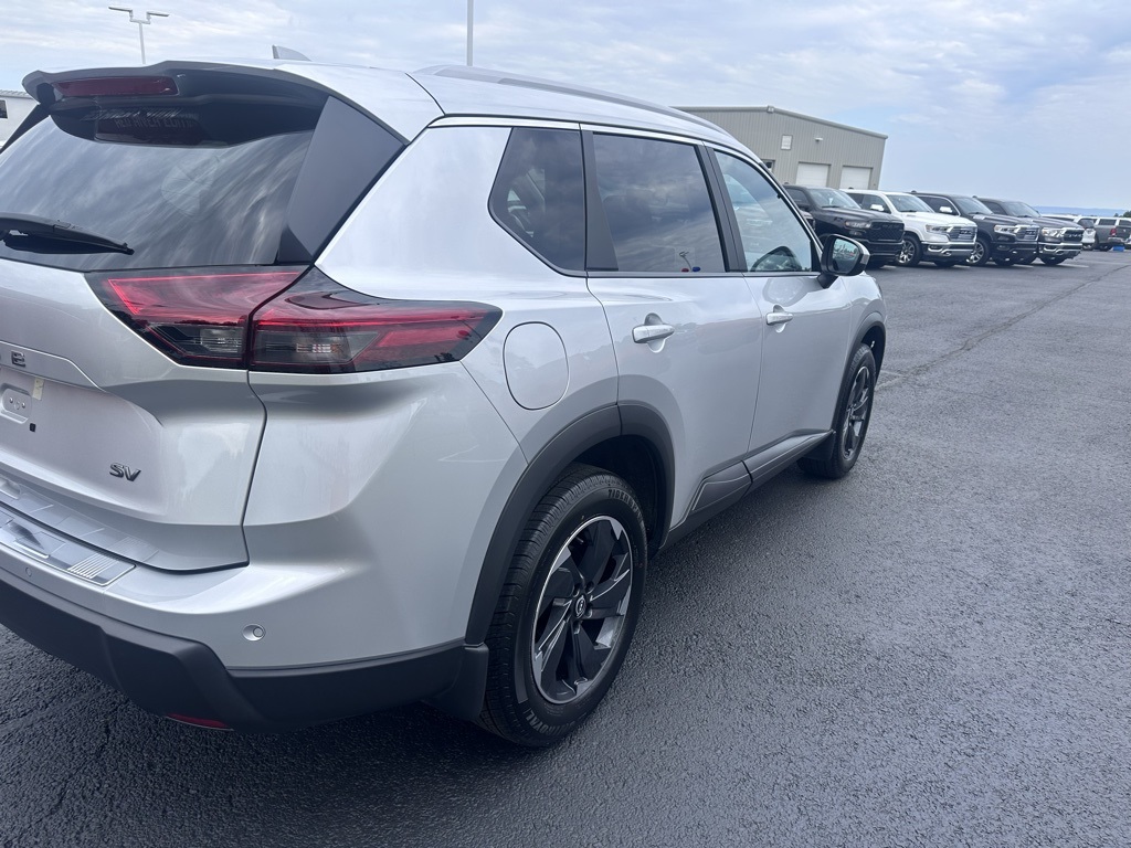 2024 Nissan Rogue SV photo 22