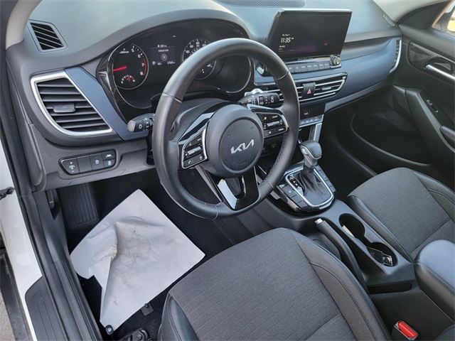 2023 Kia Seltos S photo 12