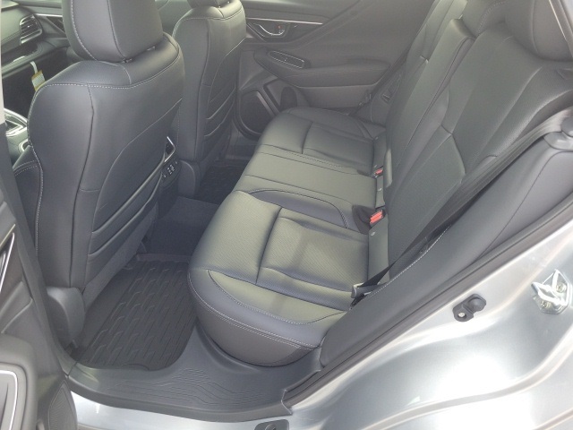 2025 Subaru Outback Touring XT photo 9