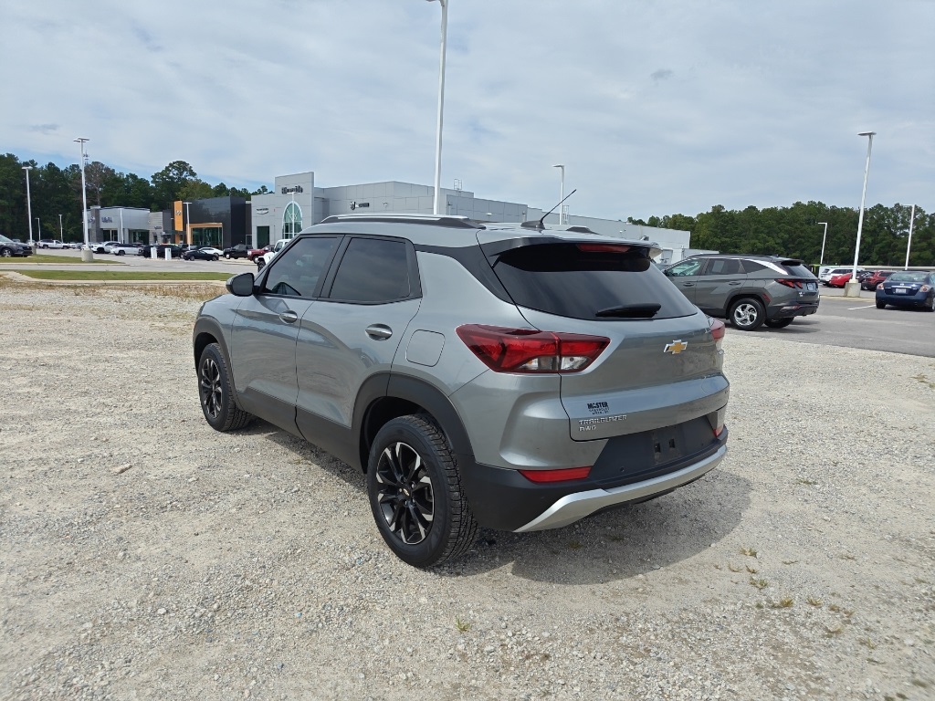 2023 Chevrolet Trailblazer LT photo 3