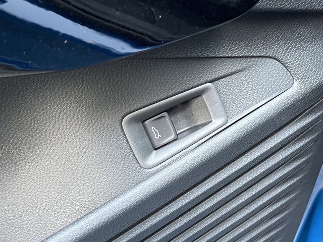 2025 Volkswagen ID.4 Pro Plus photo 29