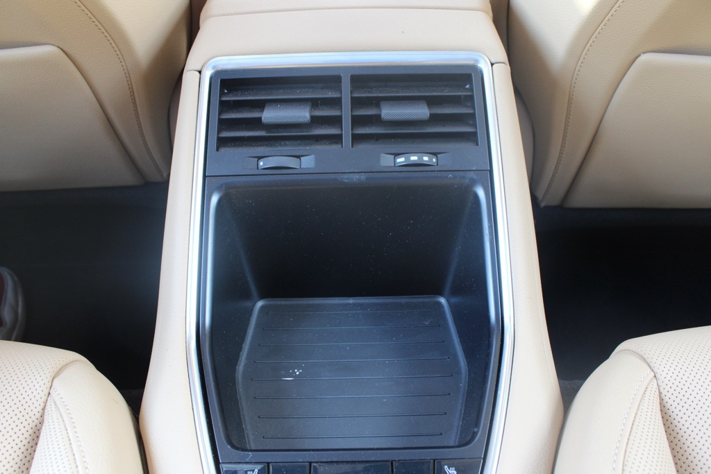 2023 Porsche Panamera E-Hybrid 4 photo 30