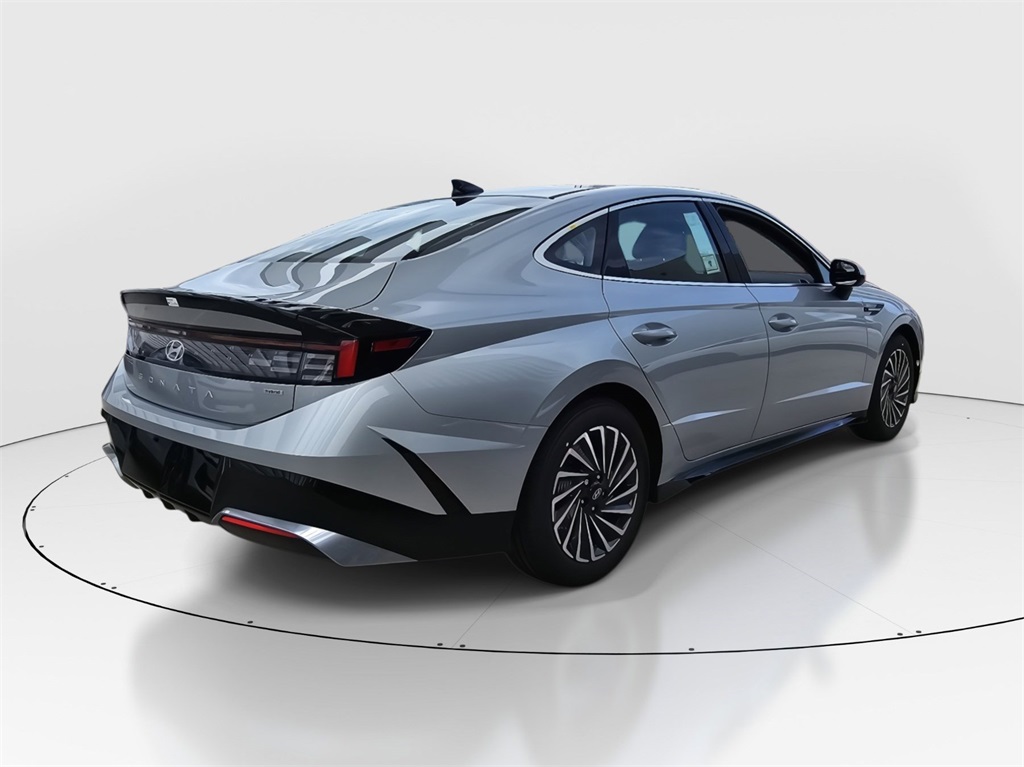 2025 Hyundai Sonata Hybrid SEL photo 3