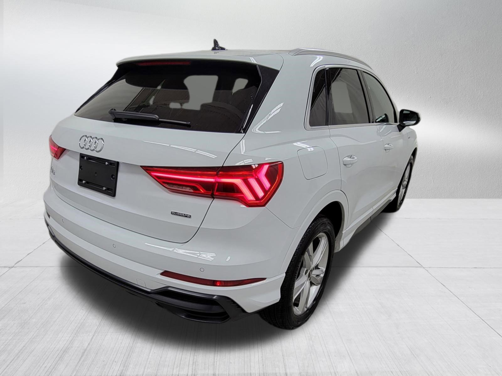 2022 Audi Q3 S line Premium Plus photo 6