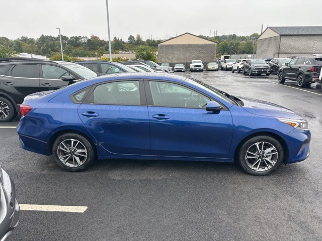 2023 Kia Forte LXS photo 4