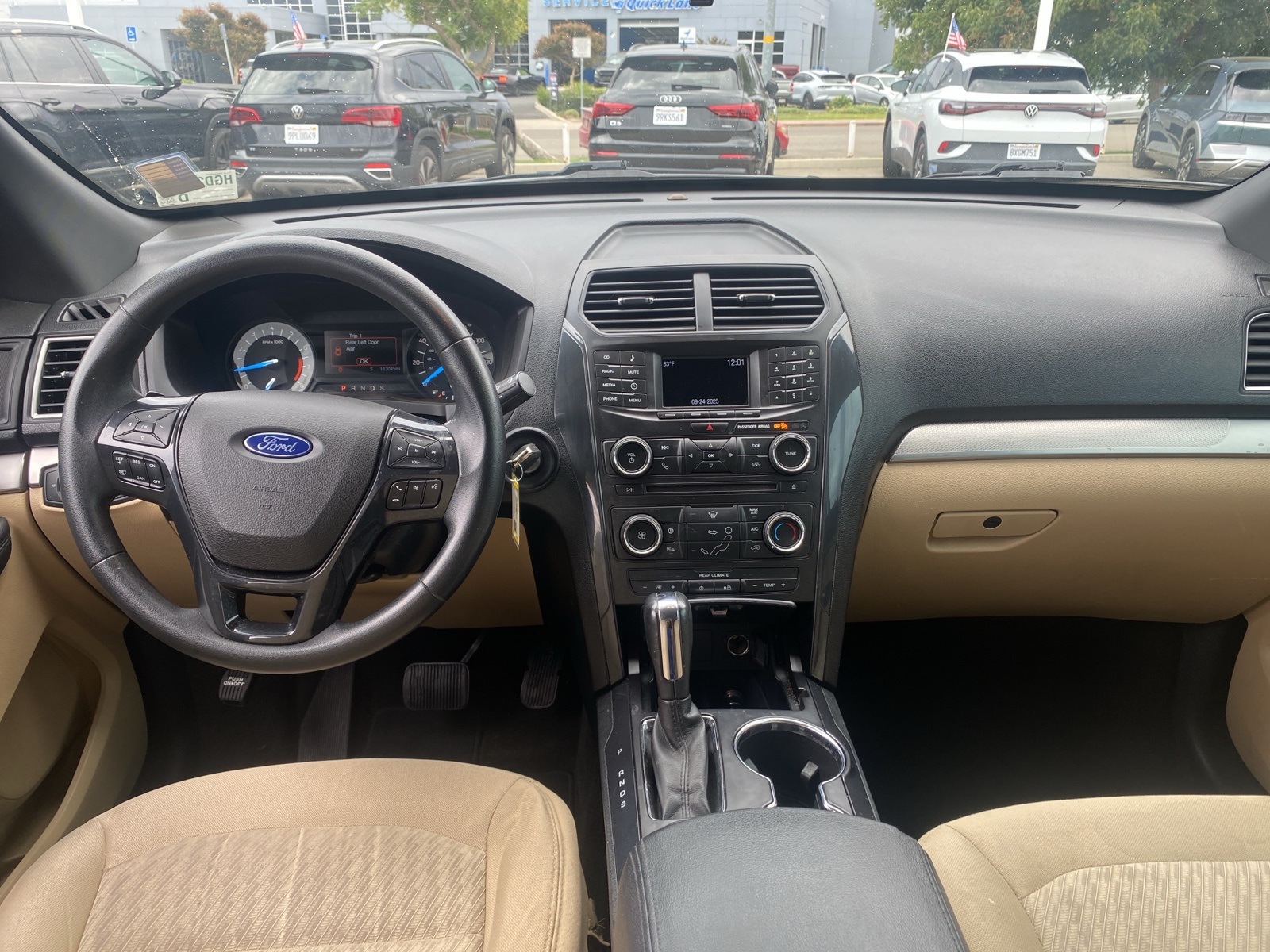 2017 Ford Explorer Base photo 6