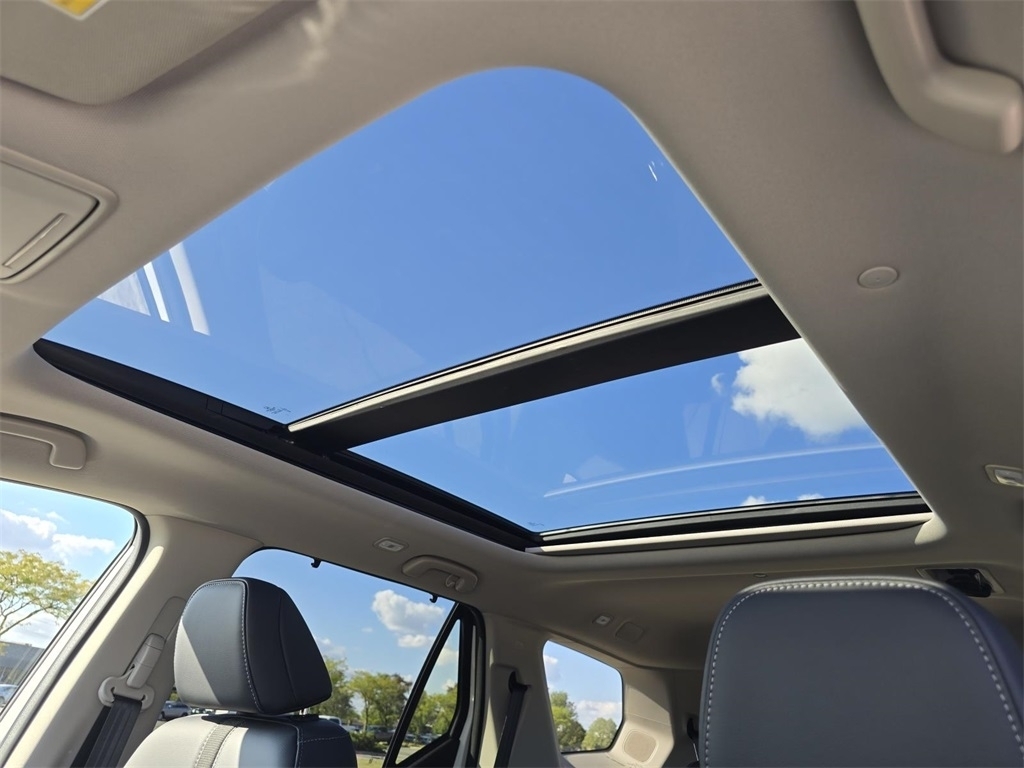 2025 Honda Pilot Touring photo 2