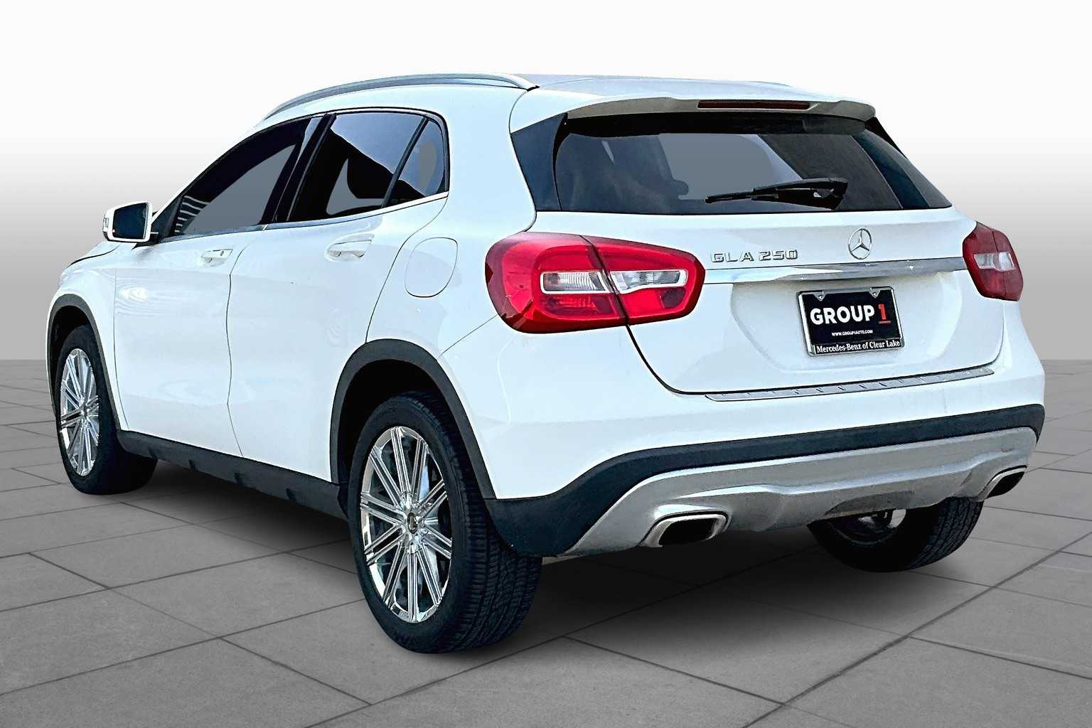 2016 Mercedes Benz GLA 250 photo 11