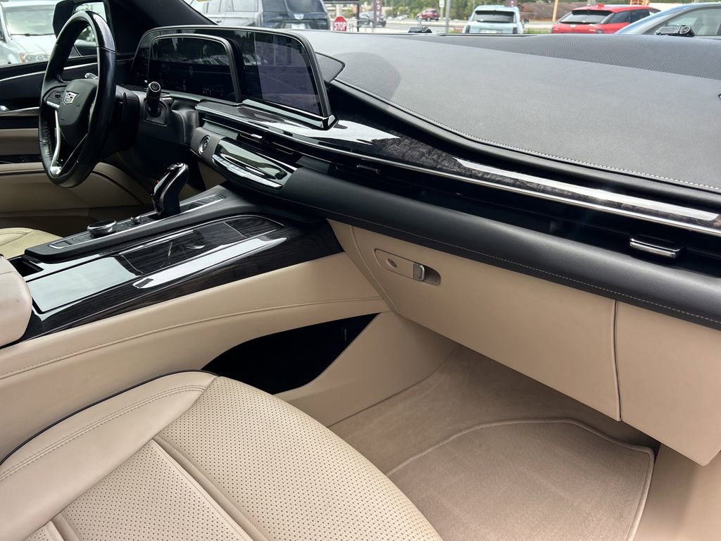 2021 Cadillac Escalade Premium Luxury photo 11