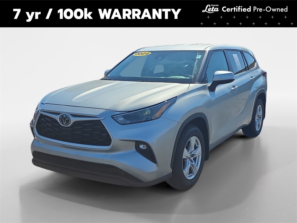 2024 Toyota Highlander LE's photo