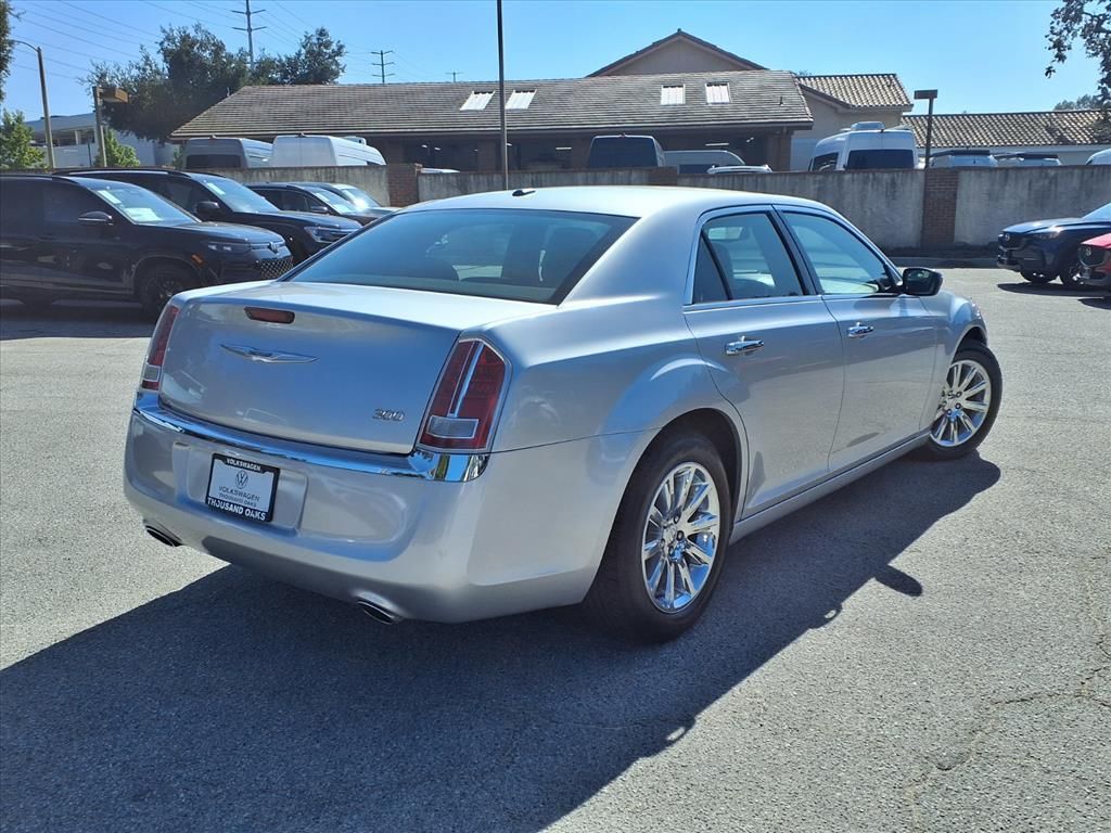 2012 Chrysler 300 Limited photo 4