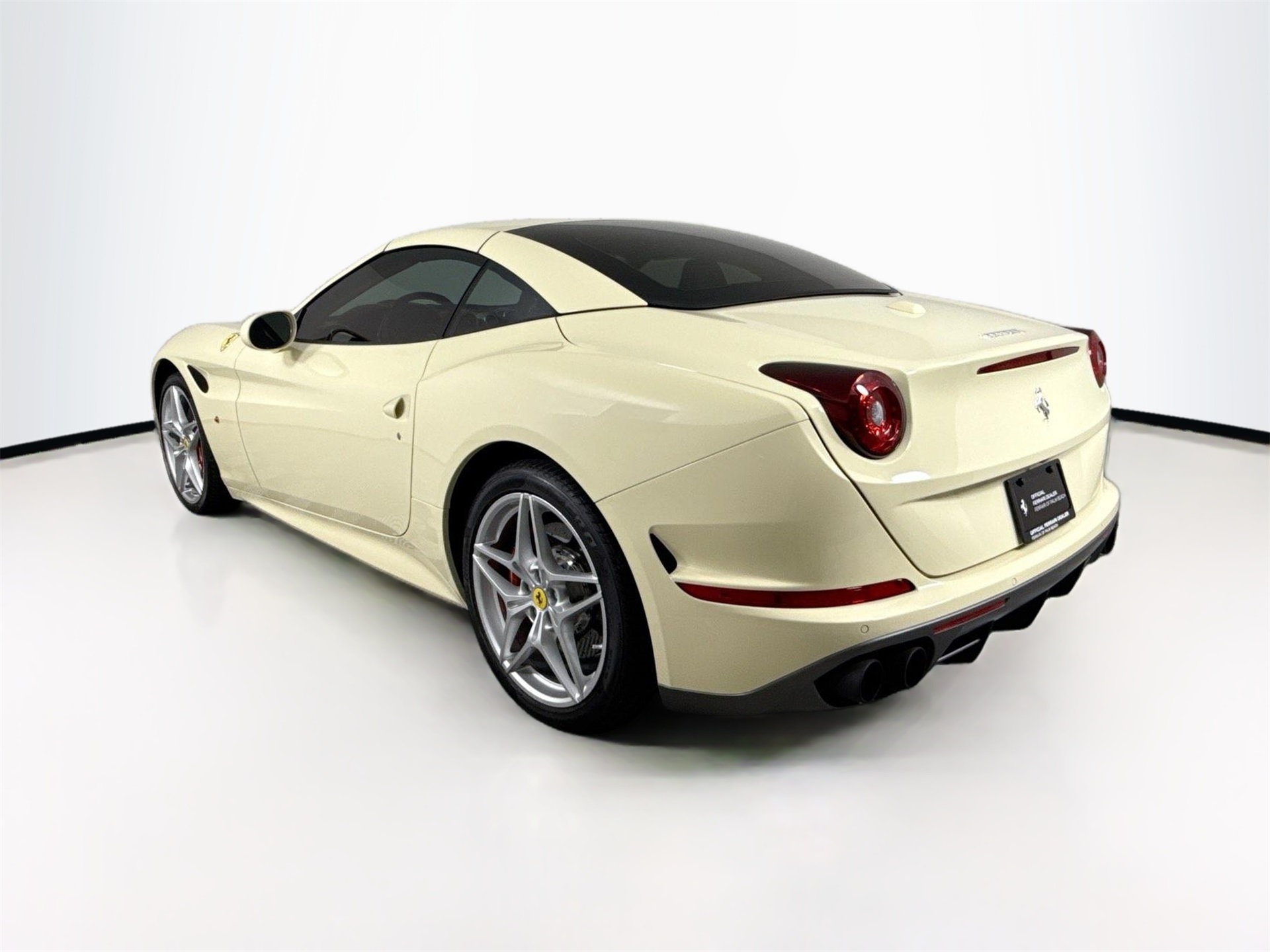 2017 Ferrari California T photo 29