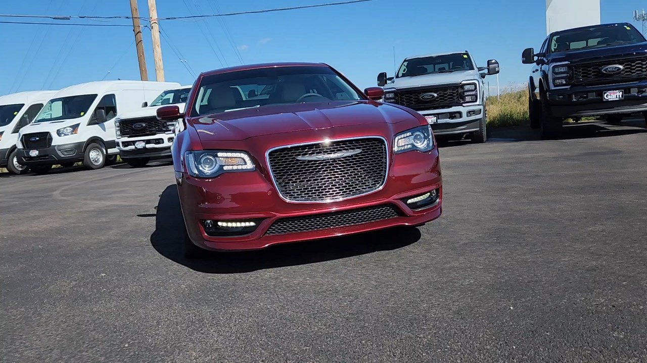 2022 Chrysler 300 Touring L photo 3