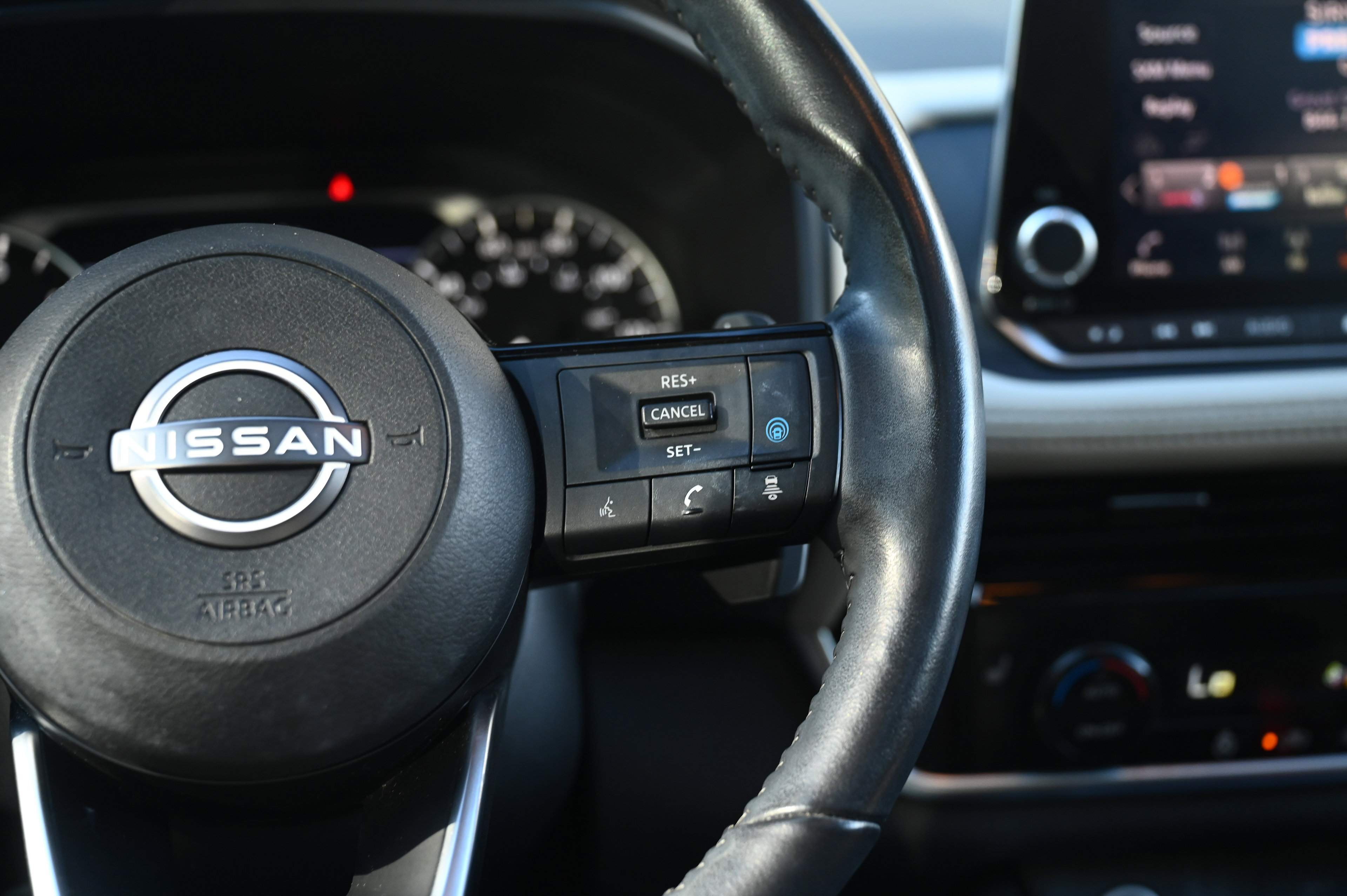 2022 Nissan Rogue SV photo 31