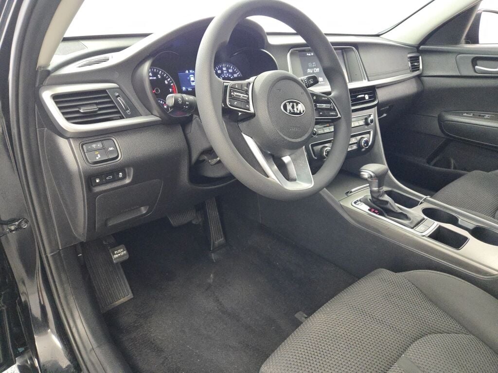 2020 Kia Optima LX photo 17