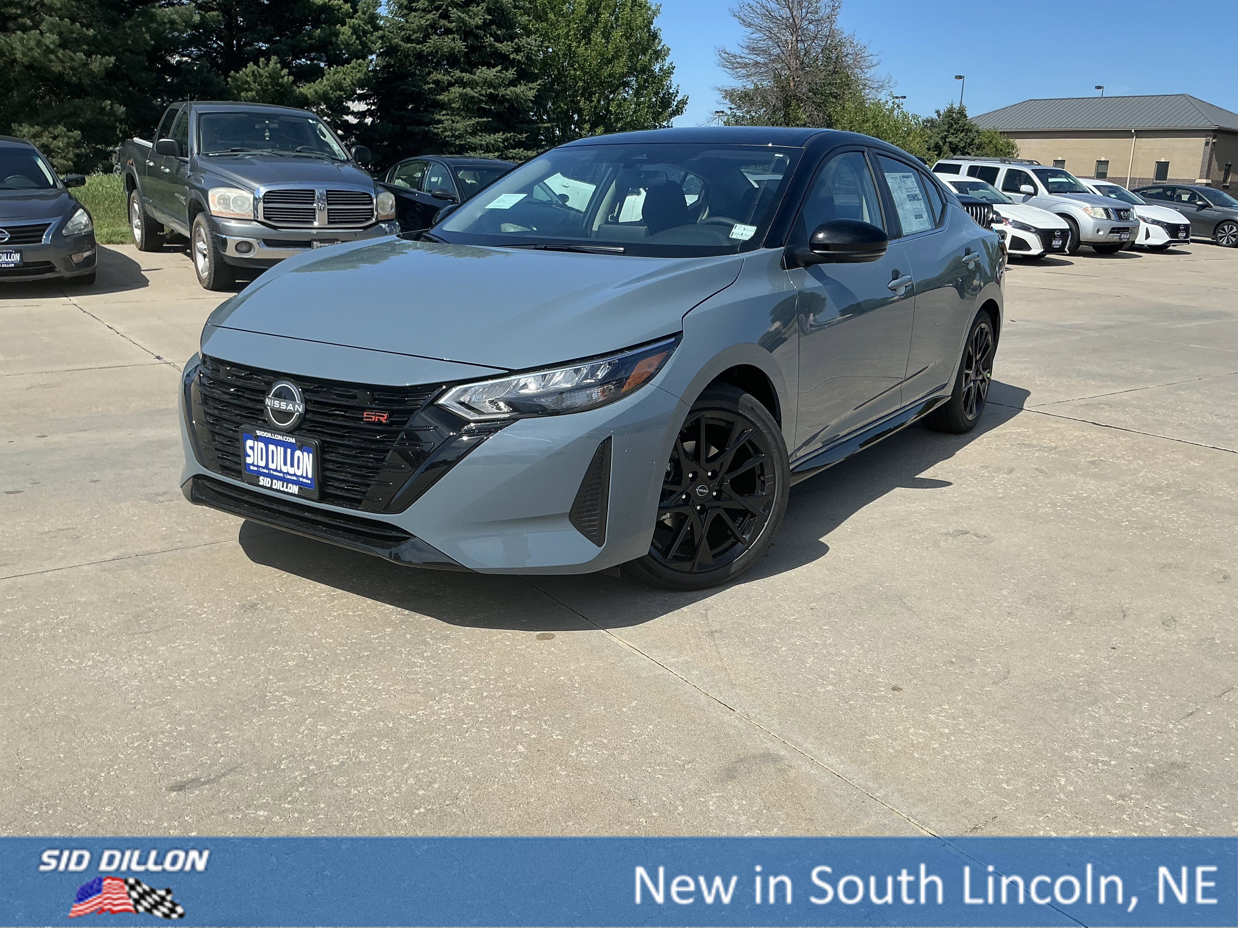 2025 Nissan Sentra SR's photo