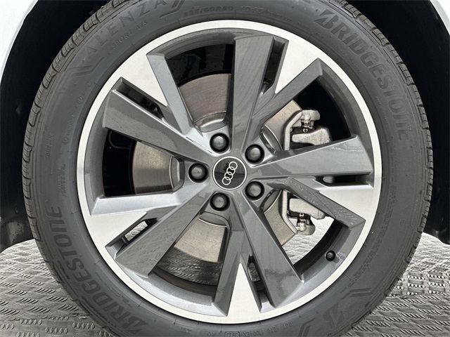 2024 Audi Q4 E-tron Premium Plus photo 2