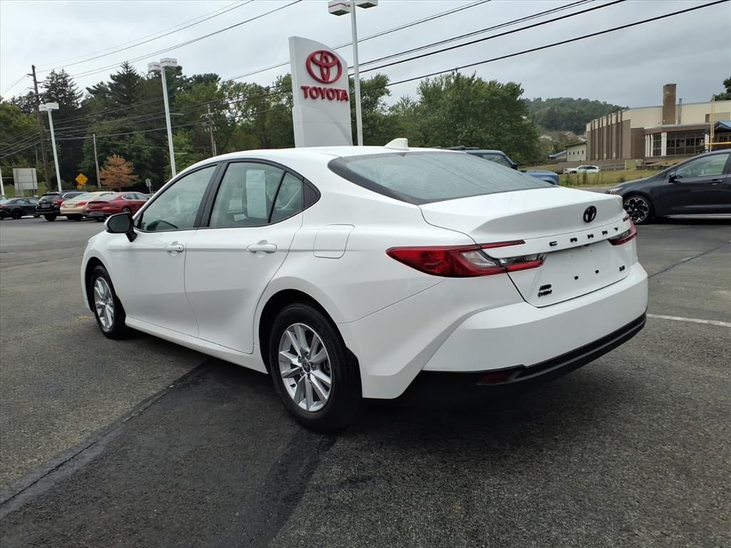 2025 Toyota Camry Hybrid LE photo 6