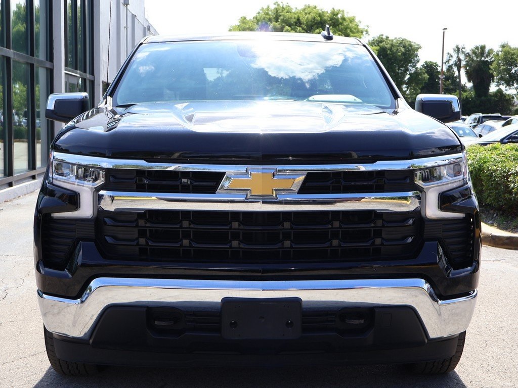 2023 Chevrolet Silverado 1500 LT photo 3